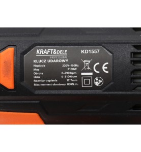Elektryczny klucz udarowy 2100W KD1557 - zbliżenie na tabliczkę znamionową z parametrami technicznymi