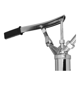Zbliżenie na ramię dźwigni i mechanizm tłoka pompy KD1447