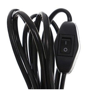 Nahaufnahme des Wippschalters am Netzkabel der Pumpe KD1171