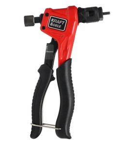 Zbliżenie na nitownicę ręczną KRAFT&DELE KD10551, widok z boku na mechanizm i rękojeść