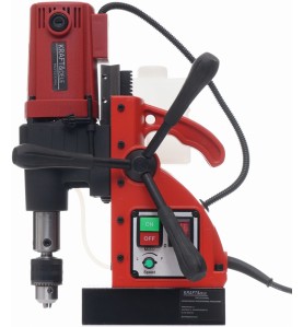 Wiertarka magnetyczna KD1381 widok z boku z panelem sterowania