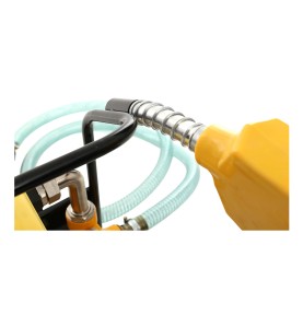 Schlauchanschluss an der Zapfpistole der Kraftstoffpumpe KD1163