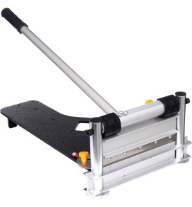 Przecinarka do laminatu KD635 w ujęciu z góry na stół roboczy