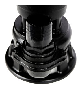 Nahaufnahme des Anschlussstutzens der Wasserpumpe KD765