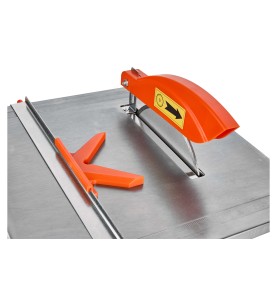 Fliesenschneidmaschine KD549 - Nahaufnahme der Trennscheibe und Schutzabdeckung
