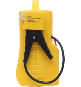 Jump starter KD1922 zbliżenie na czarny zacisk z instrukcją blokady