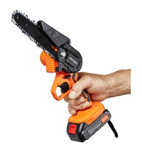 Piła łańcuchowa akumulatorowa 6" 21V KD10626 - trzymana w dłoni pod kątem
