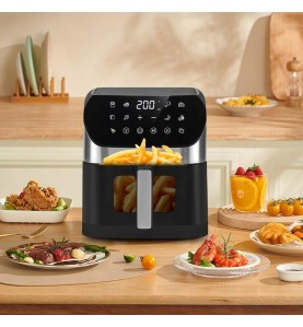 Frytkownica Kraft&Dele KD4108 na stole w kuchni z przygotowanymi potrawami
