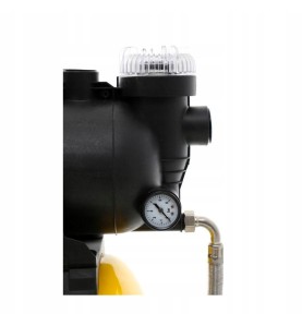 Nahaufnahme des Manometers der Kraft&Dele KD743 Gartenpumpe