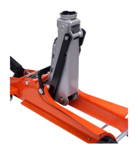 Blick auf den Hubarm des 3T Kraft&Dele KD1307 Rangierwagenhebers von der Seite