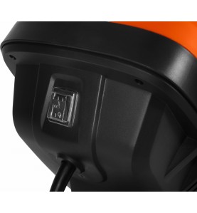 Zbliżenie na włącznik zasilania rozdrabniacza elektrycznego KD5210