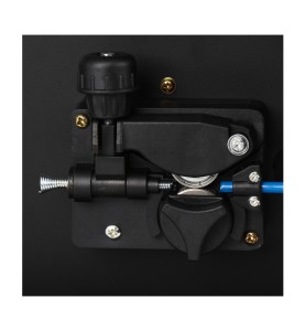 Mechanizm podajnika drutu wewnątrz spawarki KD1788