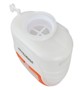 Draufsicht auf den Tankeinfüllstutzen des Sprühgeräts mit Siebfilter