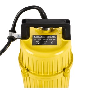 Tauchpumpe 1600W KD758 - Nahaufnahme des Typenschilds und des Griffs